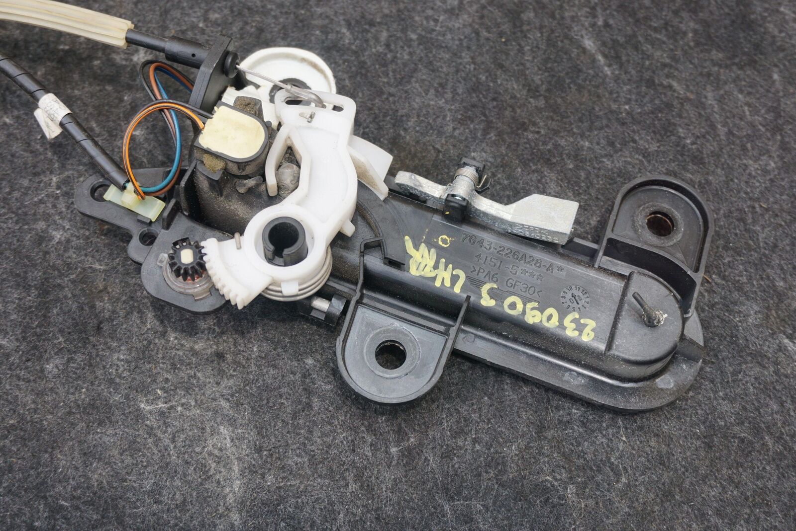 ASTON MARTIN HANDLE DOOR EXT FRT (7G43-226A28-AH)