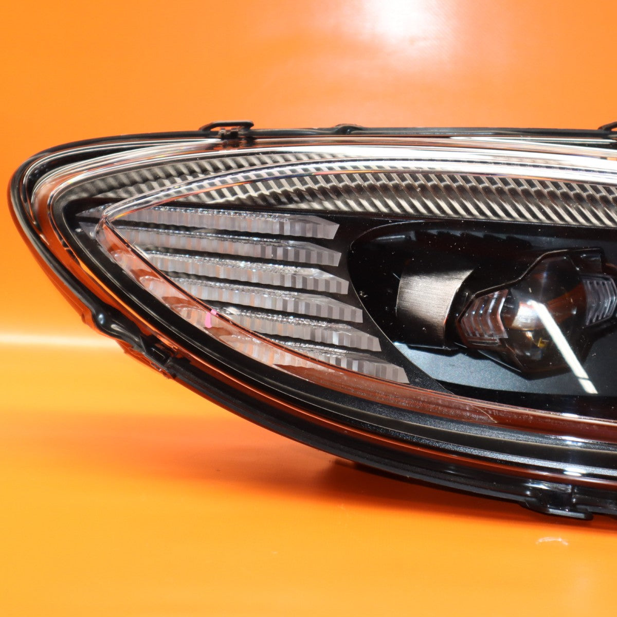 ASTON MARTIN HEADLAMP RHS LHD (KY63-13W029-BE)