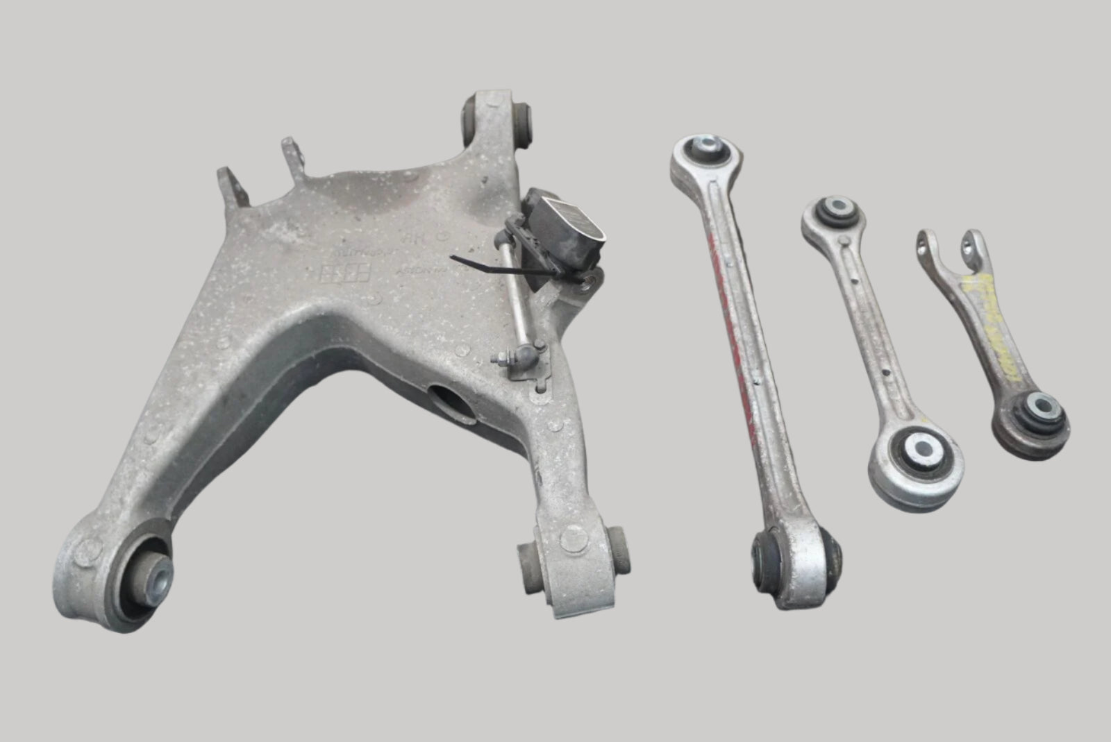 ASTON MARTIN ARM&BSH ASY RR LWR RH (KY63-5B530-BB)