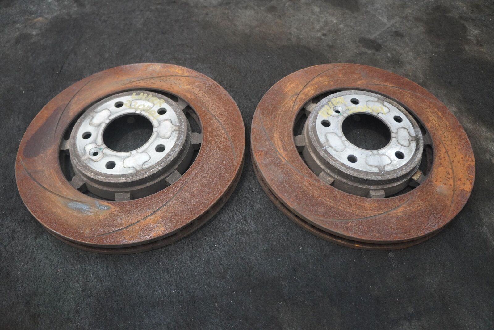 ASTON MARTIN BRAKE DISC REAR (AD43-2C026-AC)