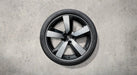 22" Macan Sport summer wheel-and-tyre set, high gloss black. Porsche Macan-e Porsche