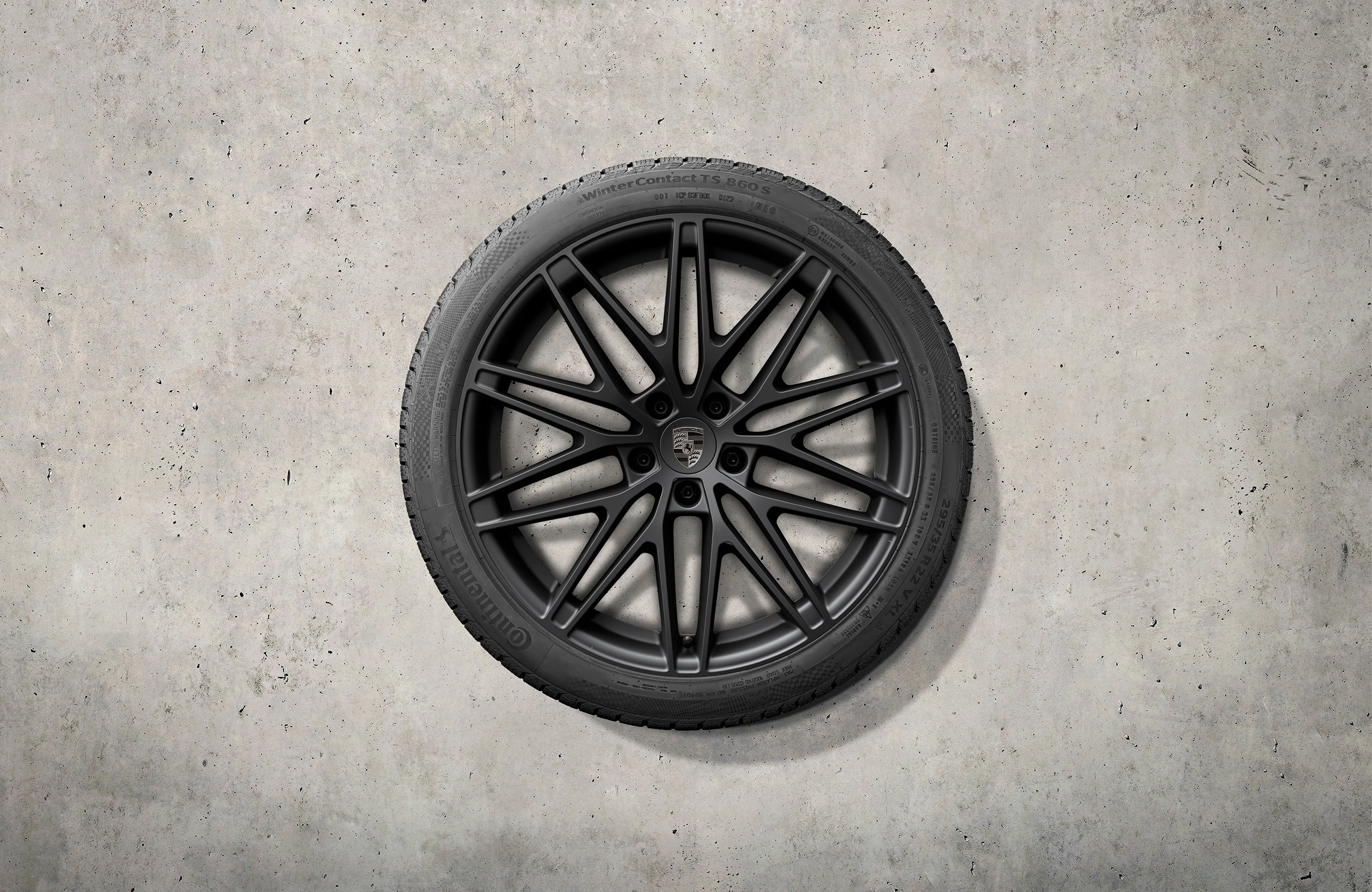 22" RS Spyder design winter wheel-and-tyre set, platinum silver. Porsche Macan-e Porsche