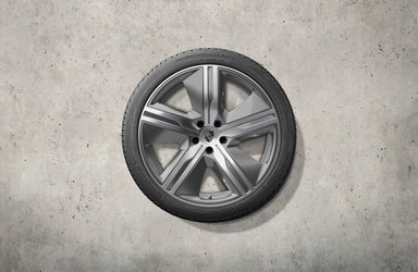 22" Macan exclusive design winter wheel-and-tyre set, platinum silver. Porsche Macan-e Porsche