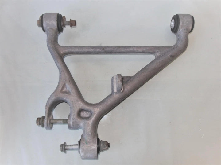 ASTON MARTIN ARM & BUSH ASSY REAR (DG43-5B531-AB)