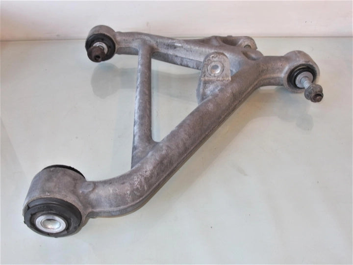 ASTON MARTIN ARM & BUSH ASSY REAR (DG43-5B530-AB)