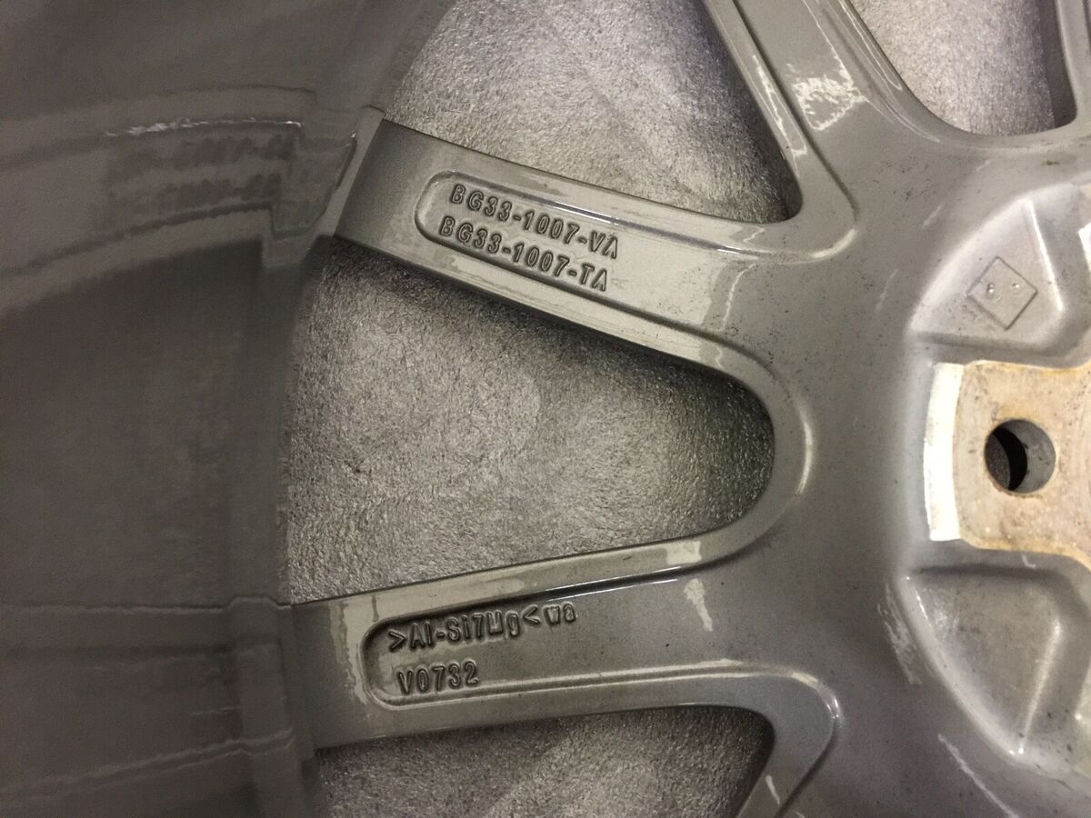 Aston Martin Front Wheel 19 Inch Graph DT CFF 260 Standard