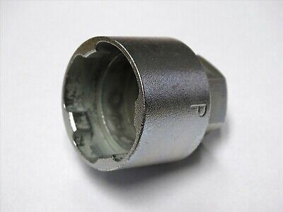 Land Rover Adaptor - wheel nut key
 kbm500150