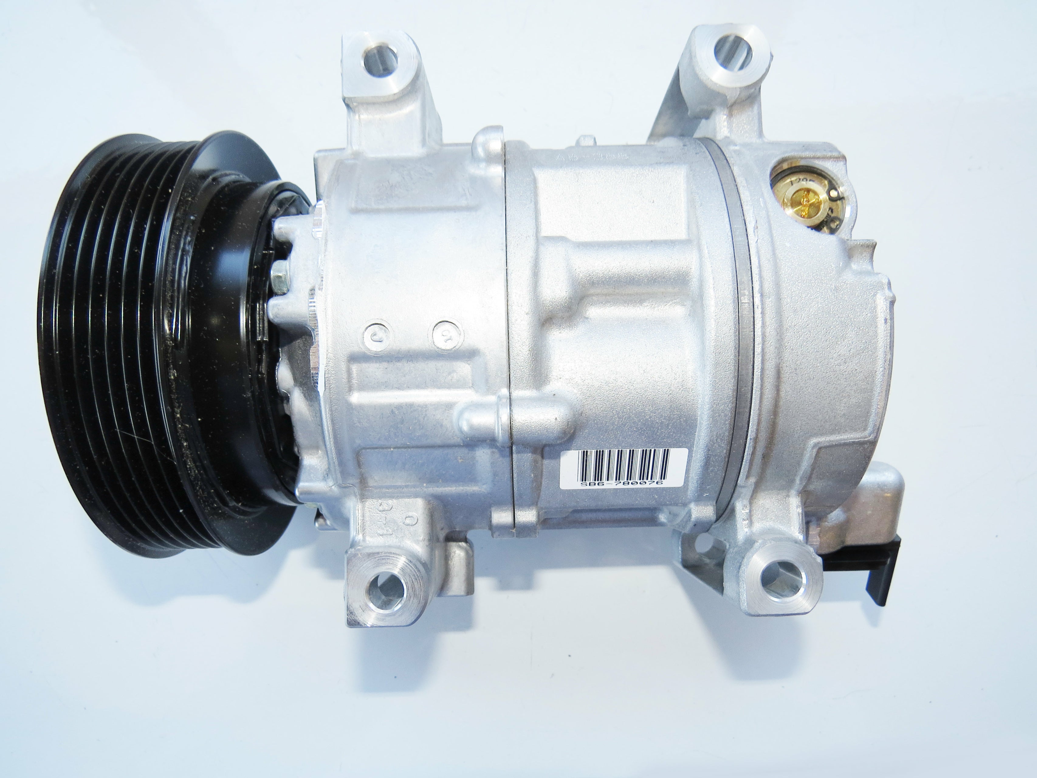 ASTON MARTIN COMPRESSOR & CLUTCH, A/C (6G33-19D629-AB)
